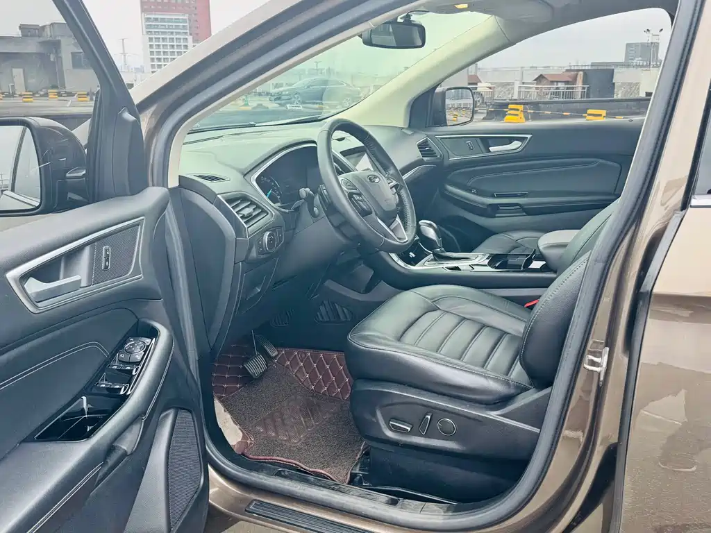 Ford Edge — фото 9