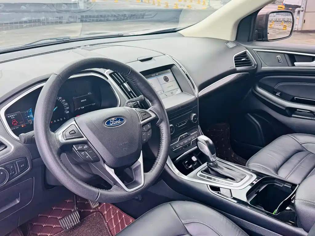 Ford Edge — фото 10