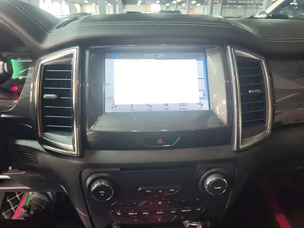 Ford Everest — фото 13