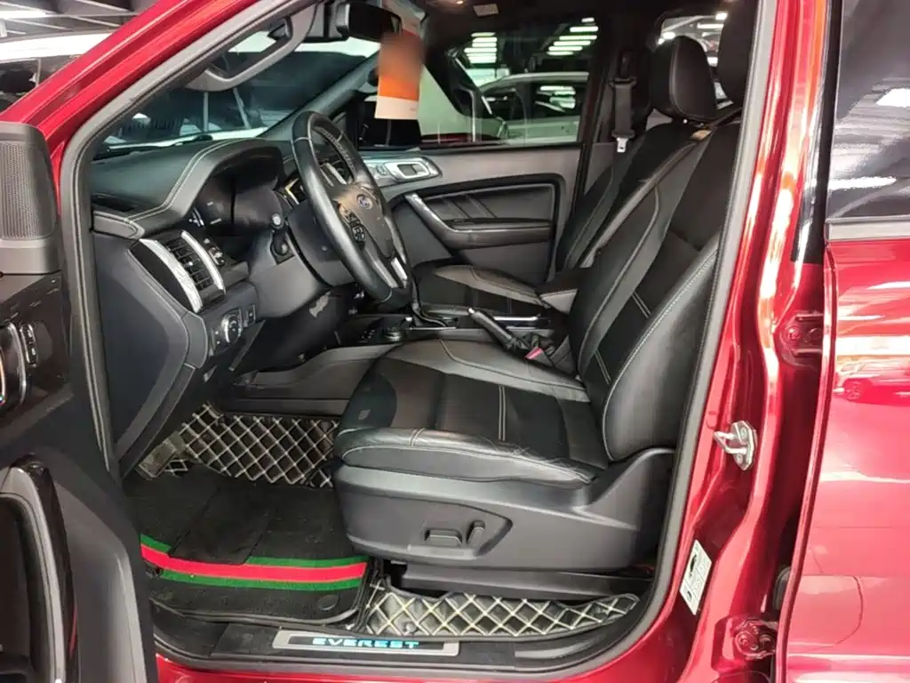 Ford Everest — фото 15