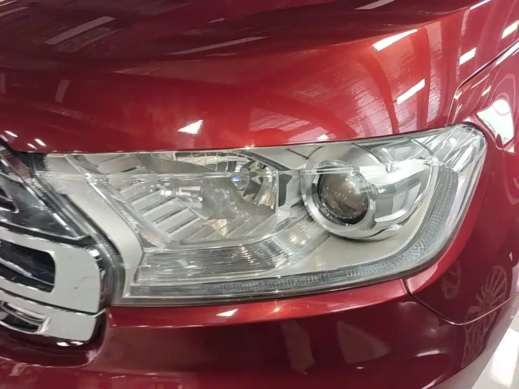 Ford Everest — фото 24