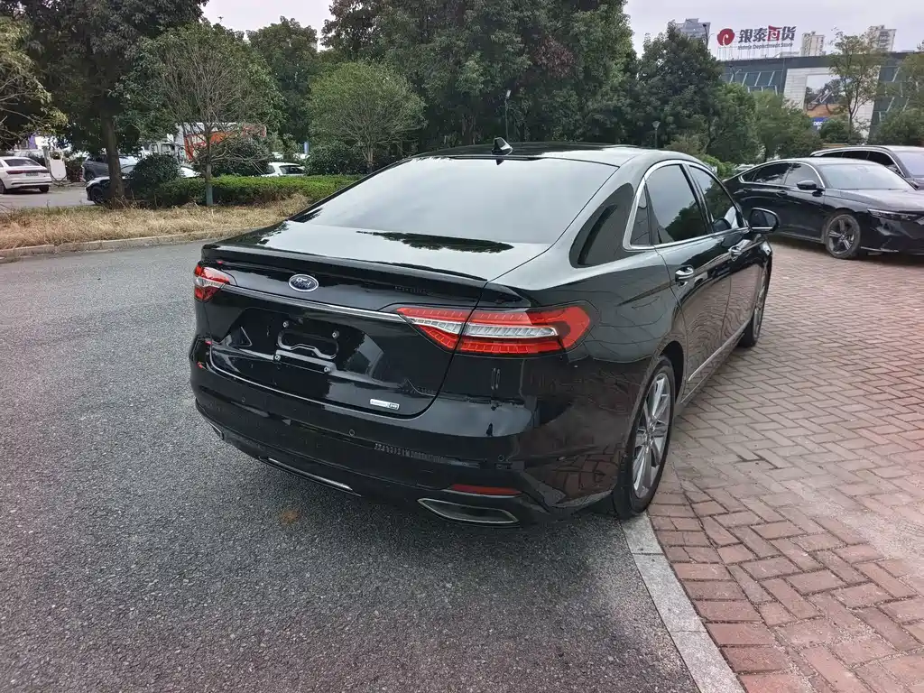 Ford Taurus — фото 14
