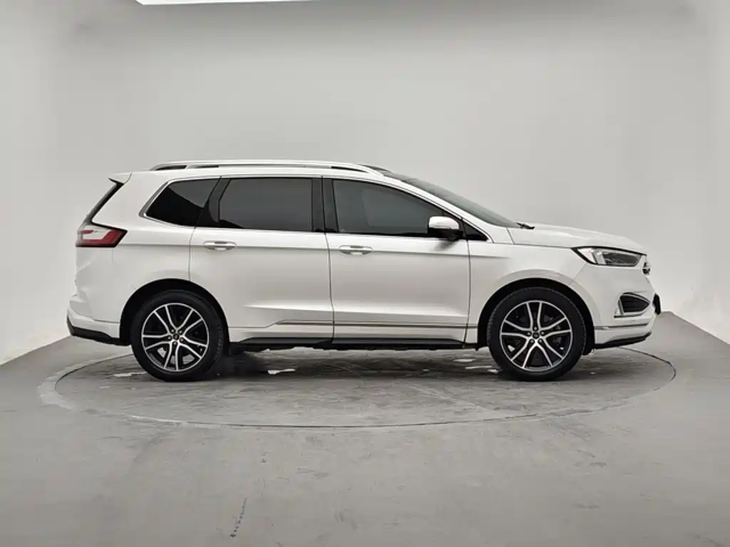 Ford Edge — фото 4