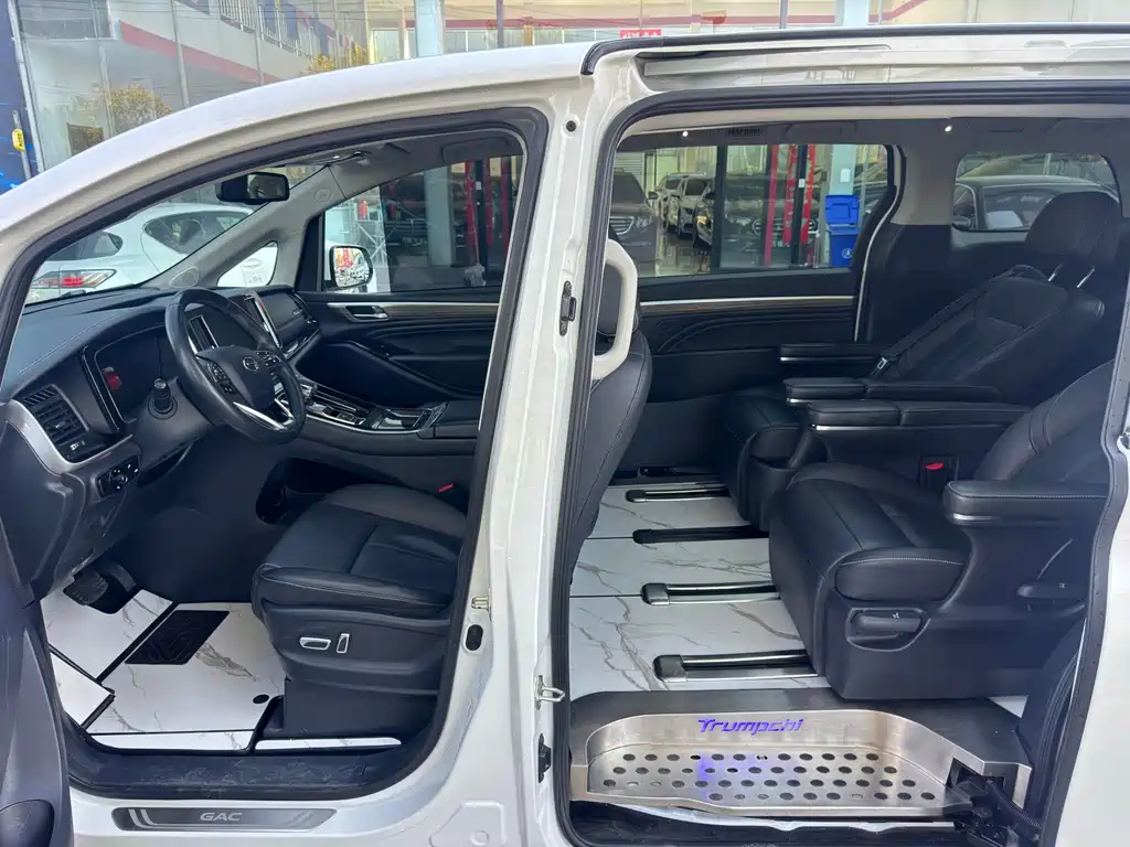 GAC Motor Trumpchi M8 — фото 8