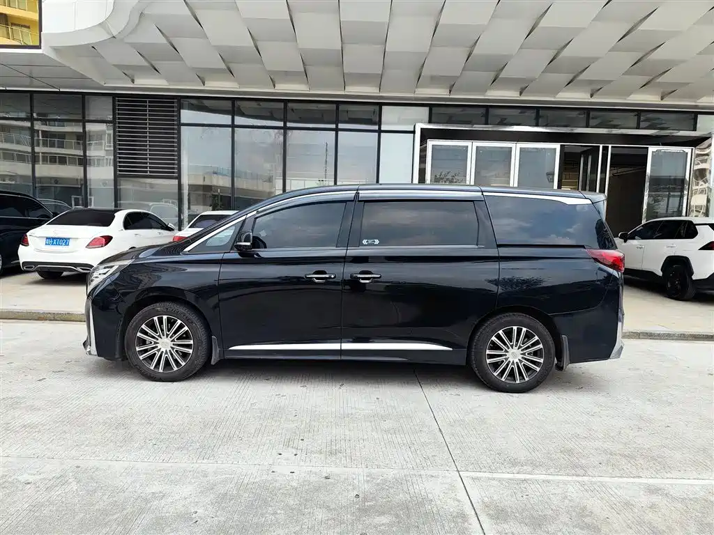 GAC Motor Trumpchi M8 — фото 3