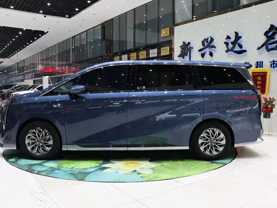 GAC Motor Trumpchi Xiangwang M8 — фото 3