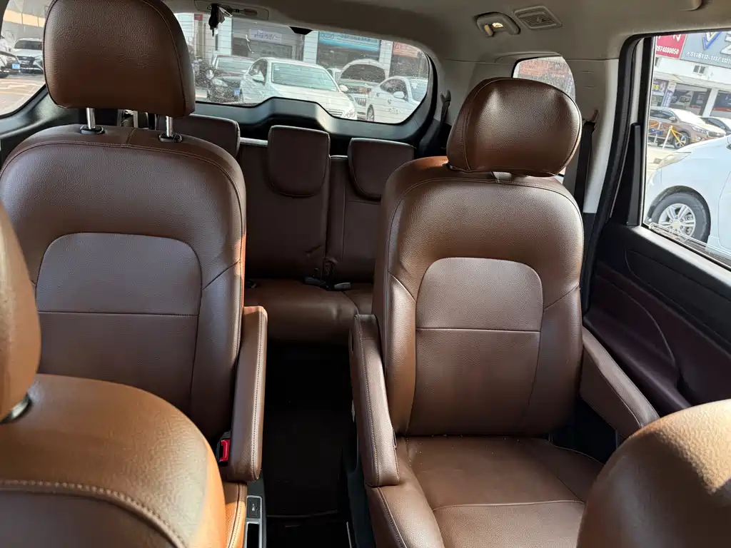 GAC Motor Trumpchi M6 — фото 13