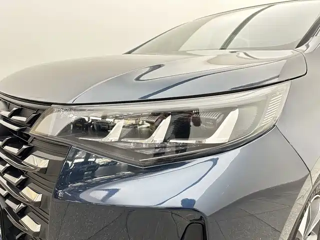GAC Motor Trumpchi M6 — фото 18