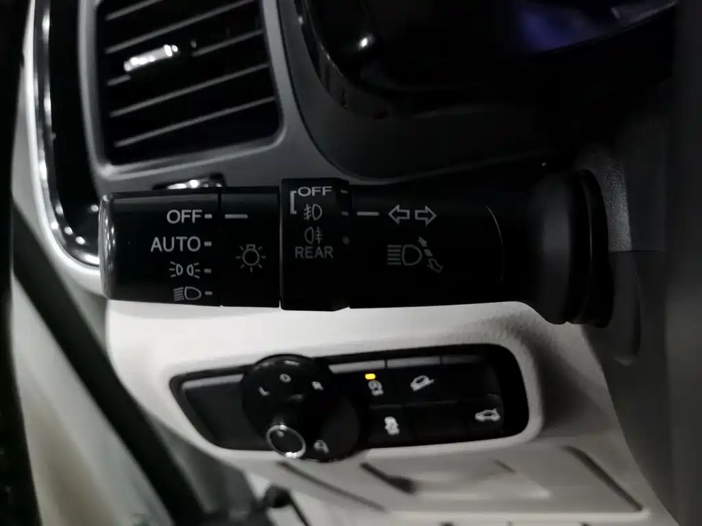 GAC Motor Trumpchi M8 — фото 21