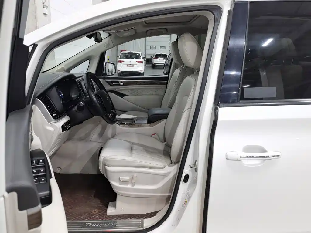 GAC Motor Trumpchi M8 — фото 10