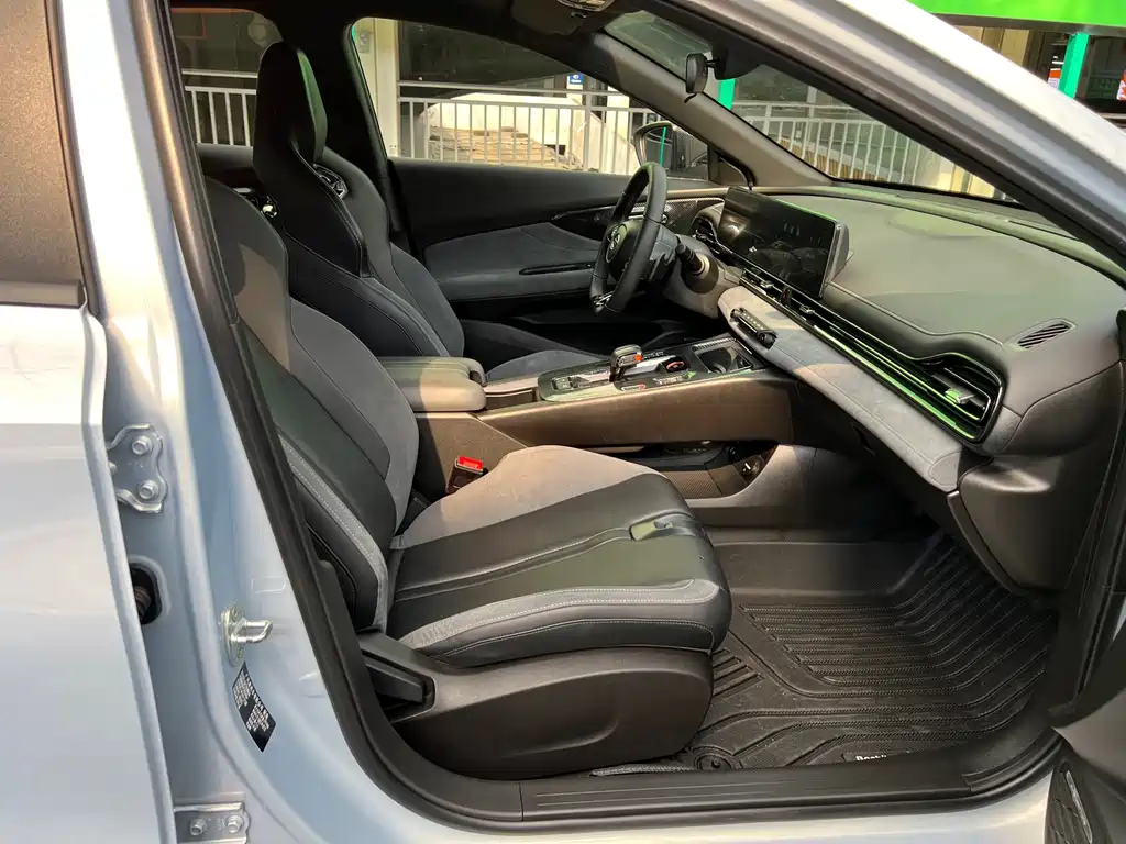GAC Motor Shadow Leopard — фото 6