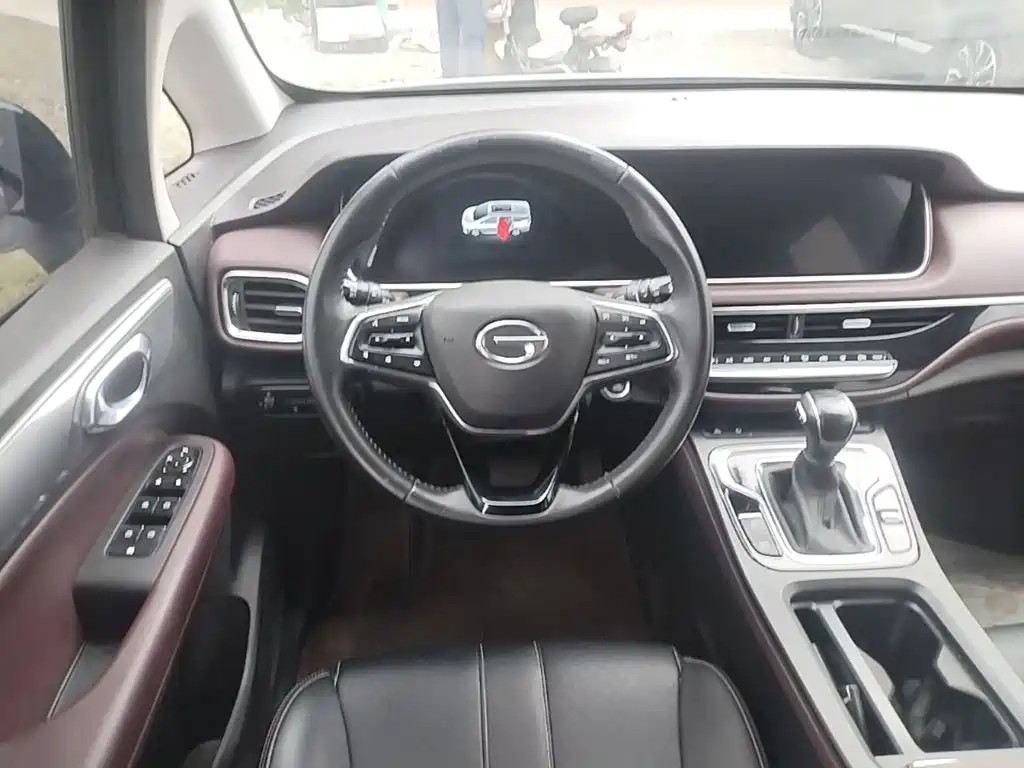 GAC Motor Trumpchi M6 — фото 11
