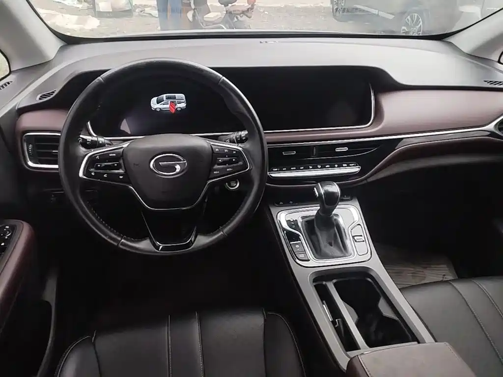GAC Motor Trumpchi M6 — фото 10