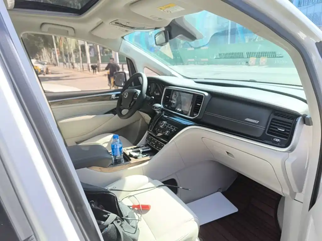 GAC Motor Trumpchi M8 — фото 25