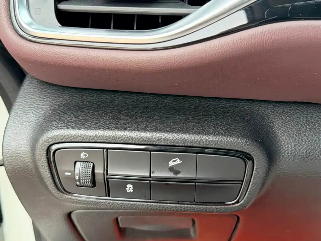 GAC Motor Trumpchi M6 — фото 21