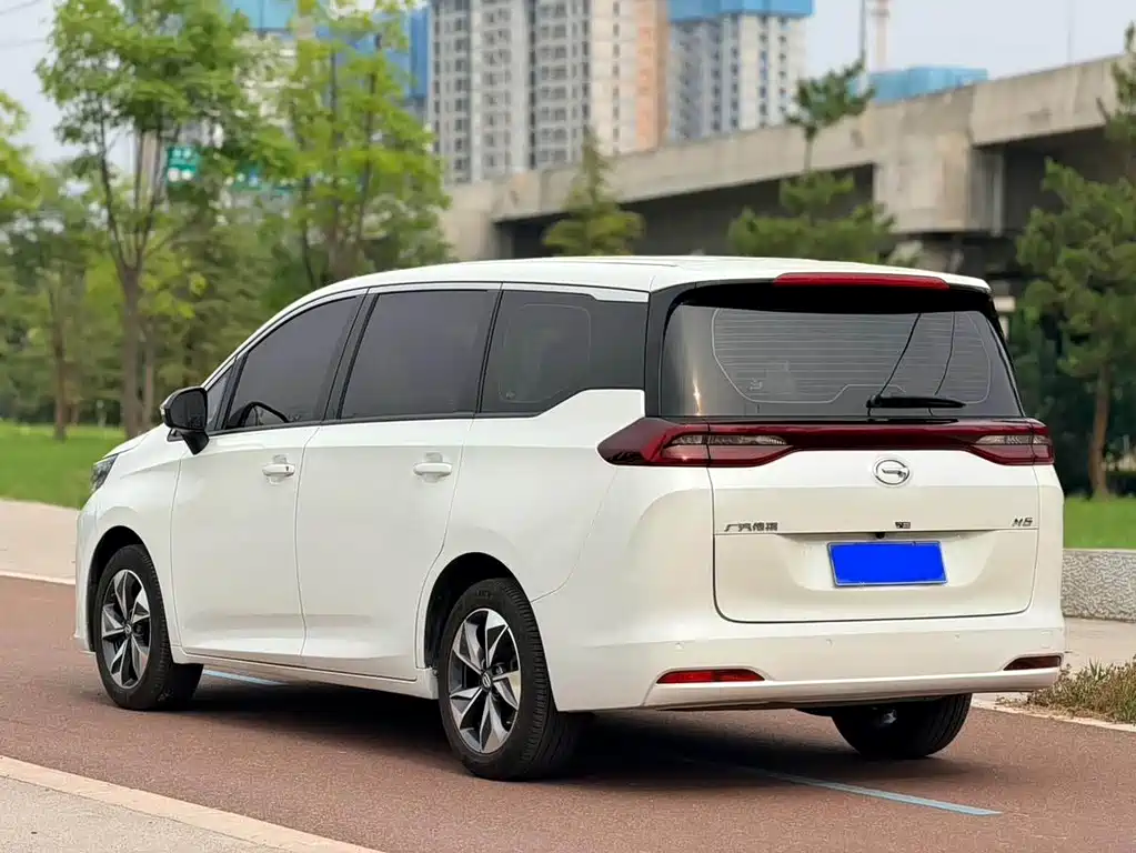 GAC Motor Trumpchi M6 — фото 6