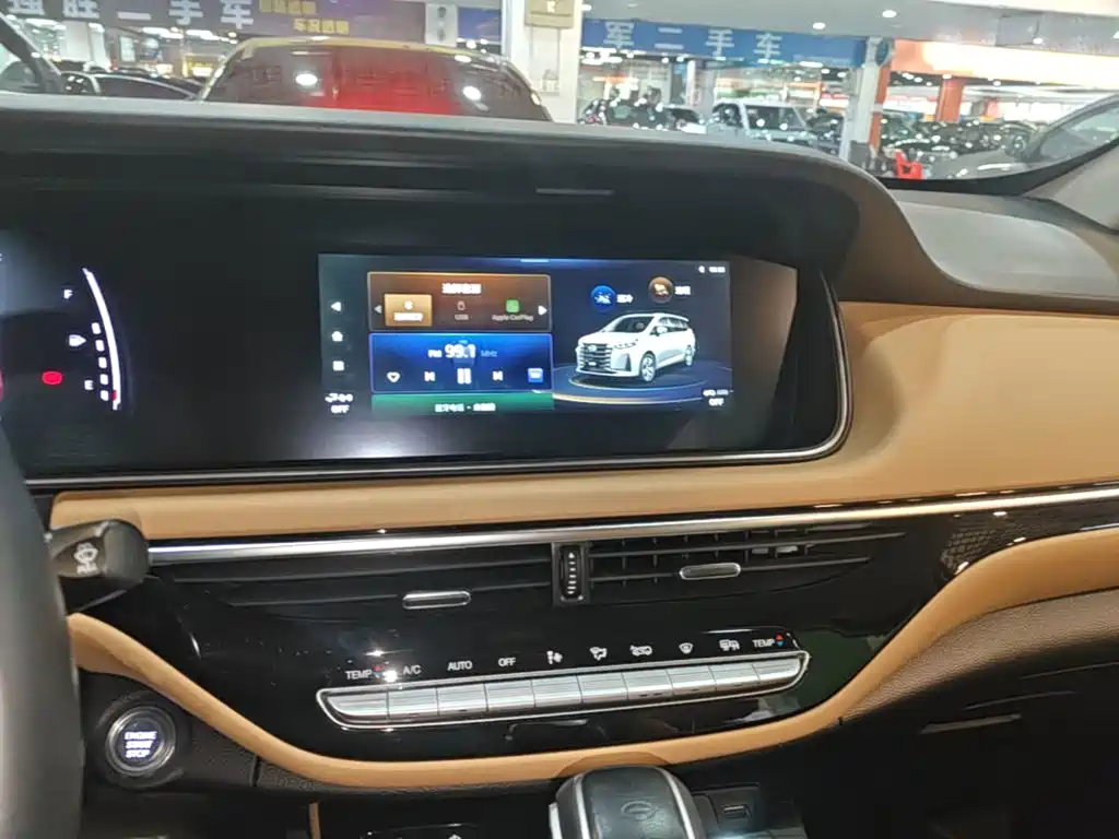 GAC Motor Trumpchi M6 — фото 13