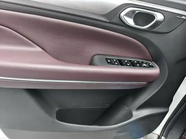 GAC Motor Trumpchi M6 — фото 14