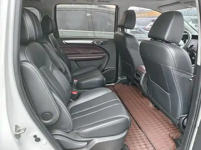 GAC Motor Trumpchi M6 — фото 17