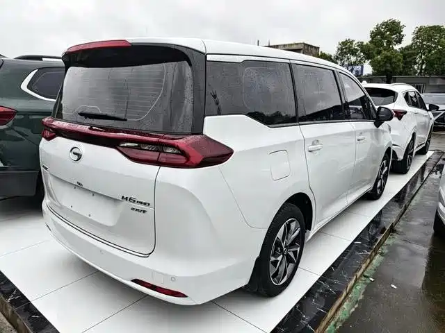 GAC Motor Trumpchi M6 — фото 4