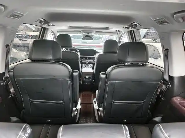 GAC Motor Trumpchi M6 — фото 10