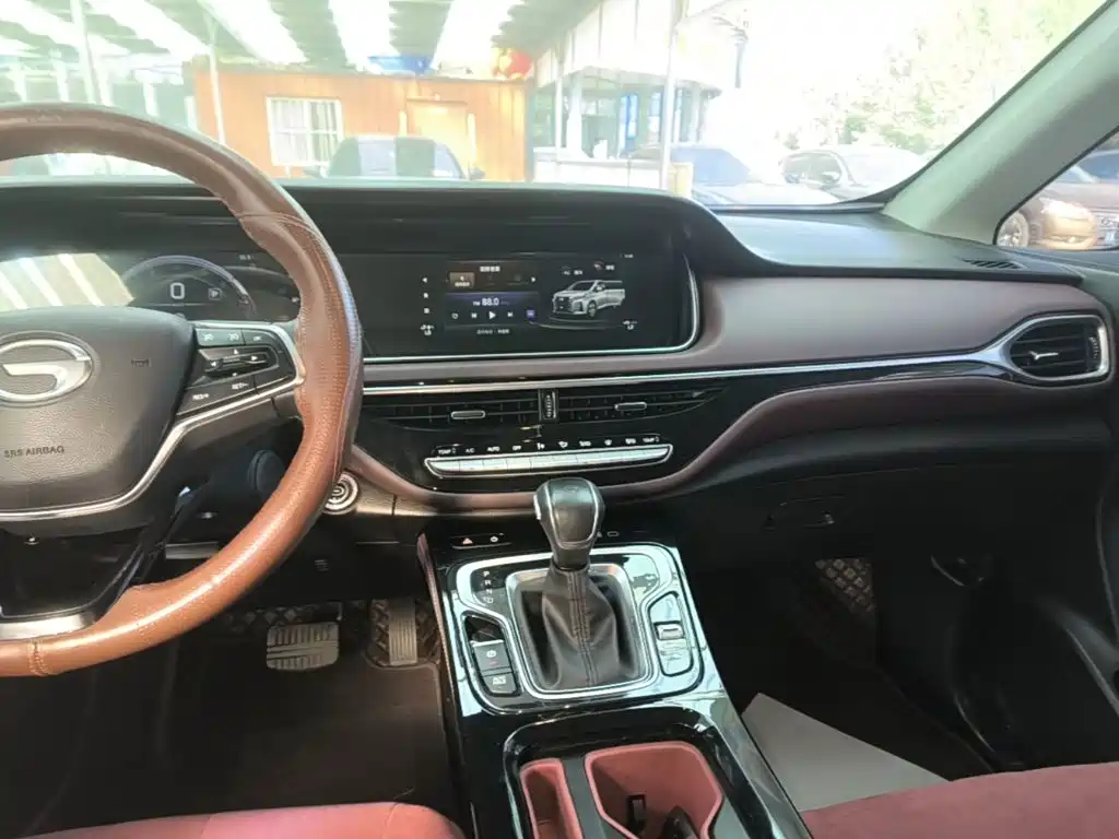 GAC Motor Trumpchi M6 — фото 13