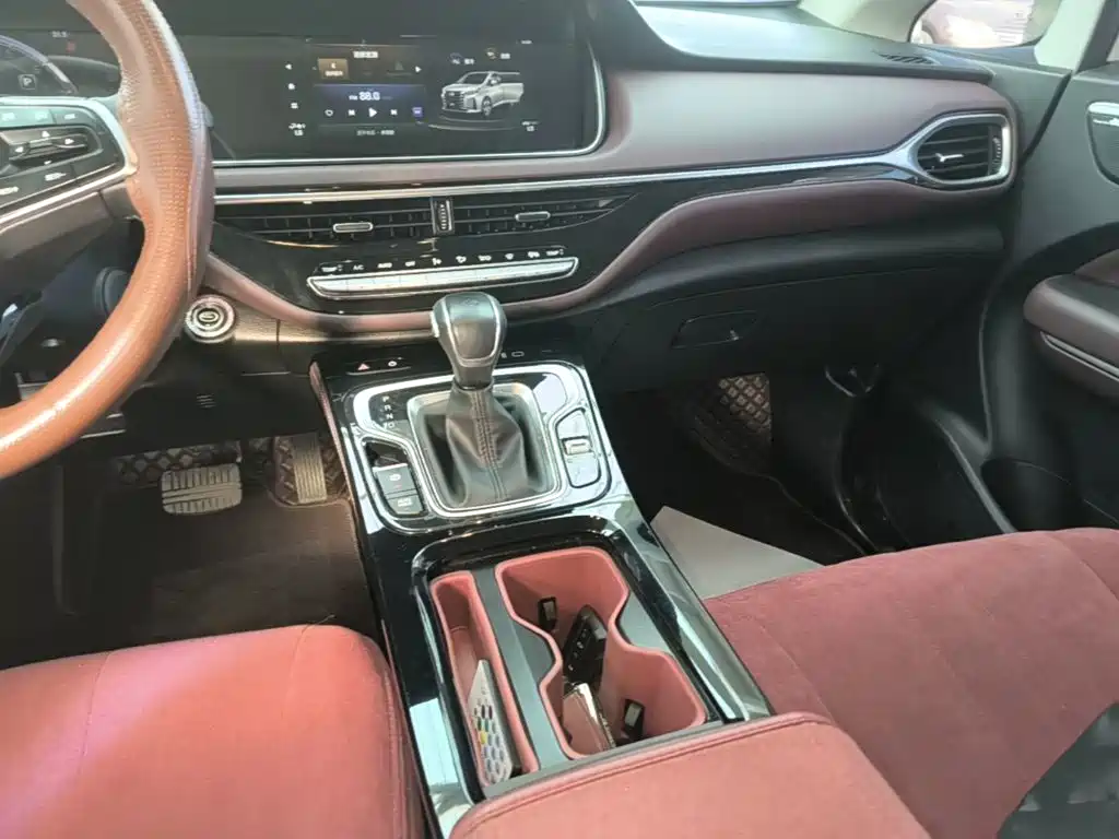 GAC Motor Trumpchi M6 — фото 14
