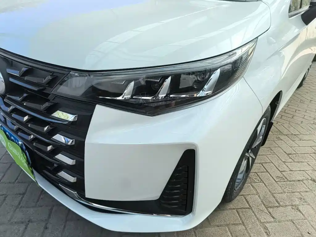 GAC Motor Trumpchi M6 — фото 24