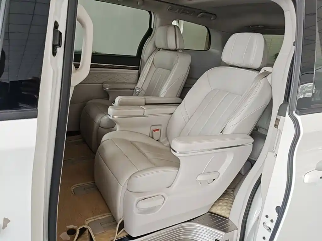 GAC Motor Trumpchi M8 — фото 17