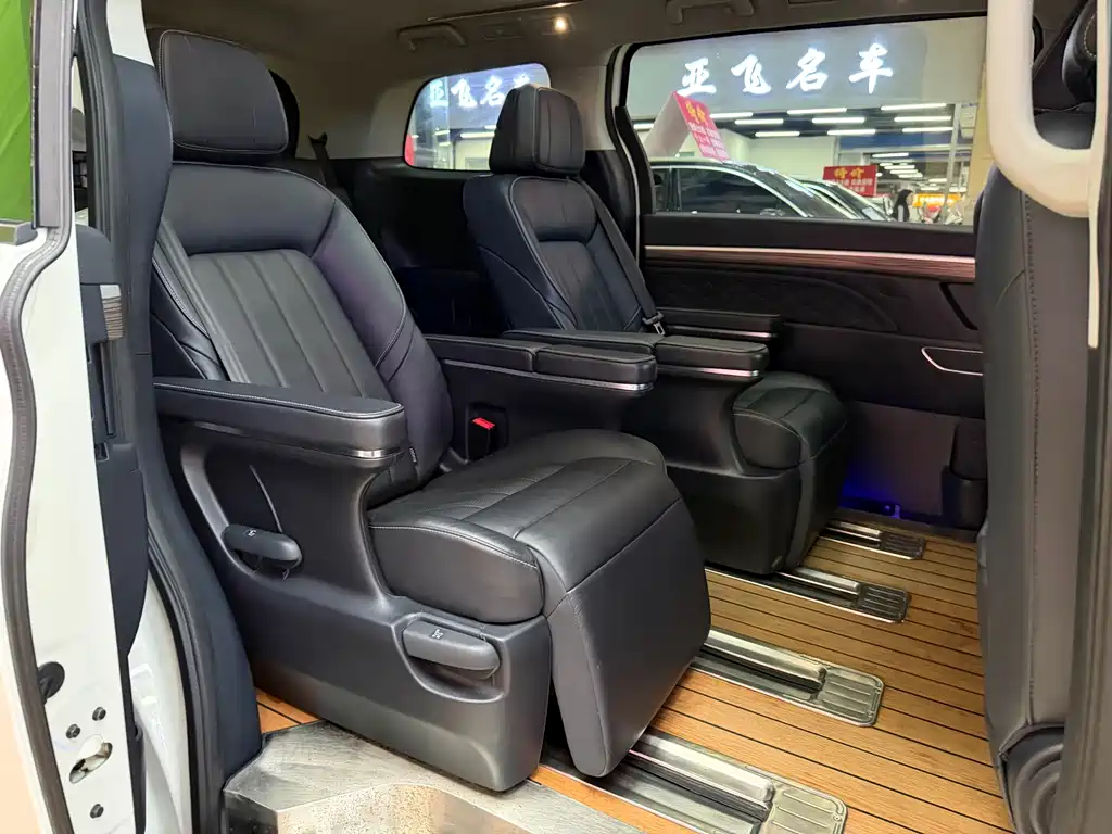 GAC Motor Trumpchi M8 — фото 17