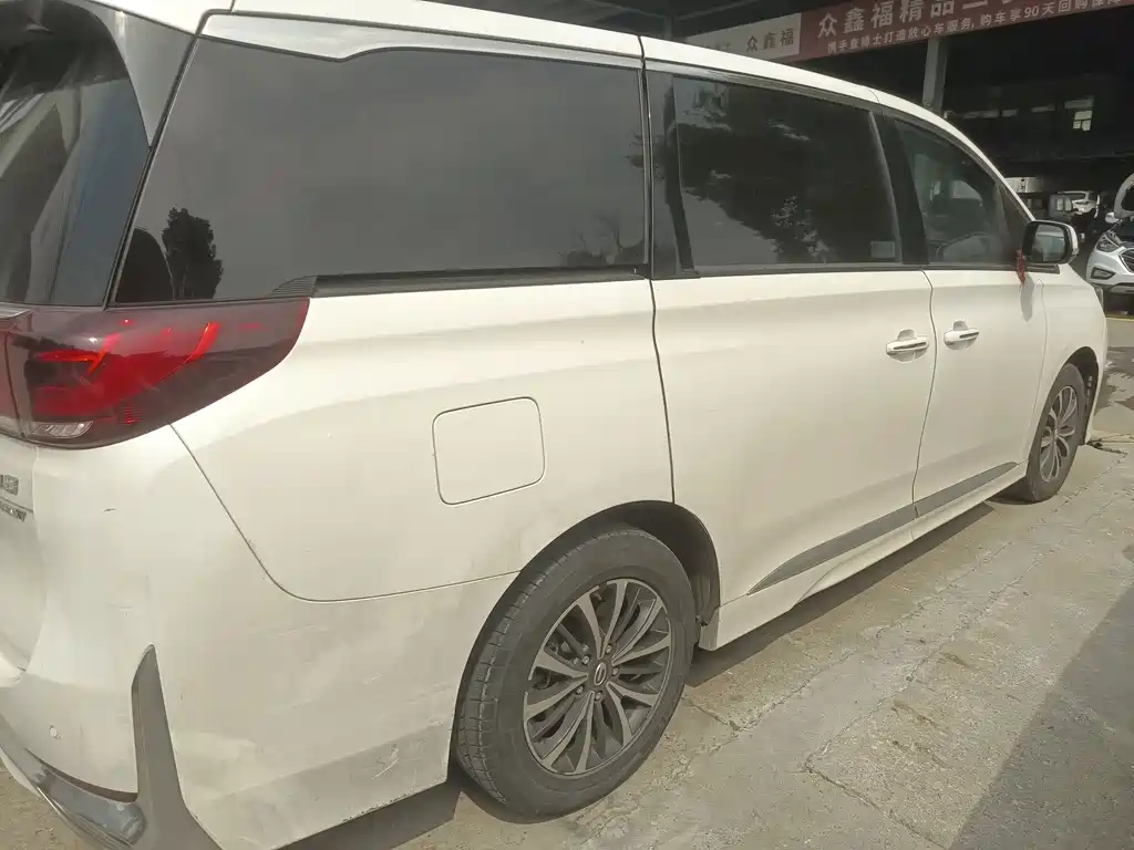 GAC Motor Trumpchi M8 — фото 14