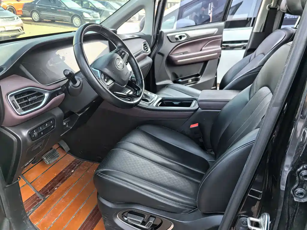 GAC Motor Trumpchi M6 — фото 8