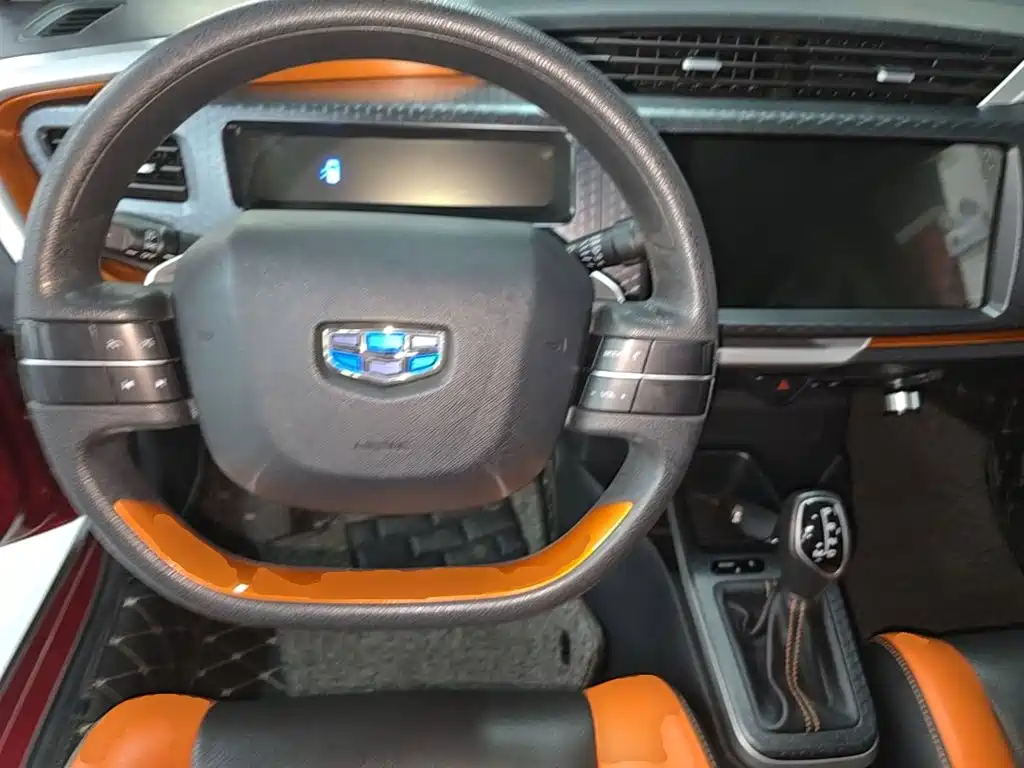Geely Vision X1 — фото 11