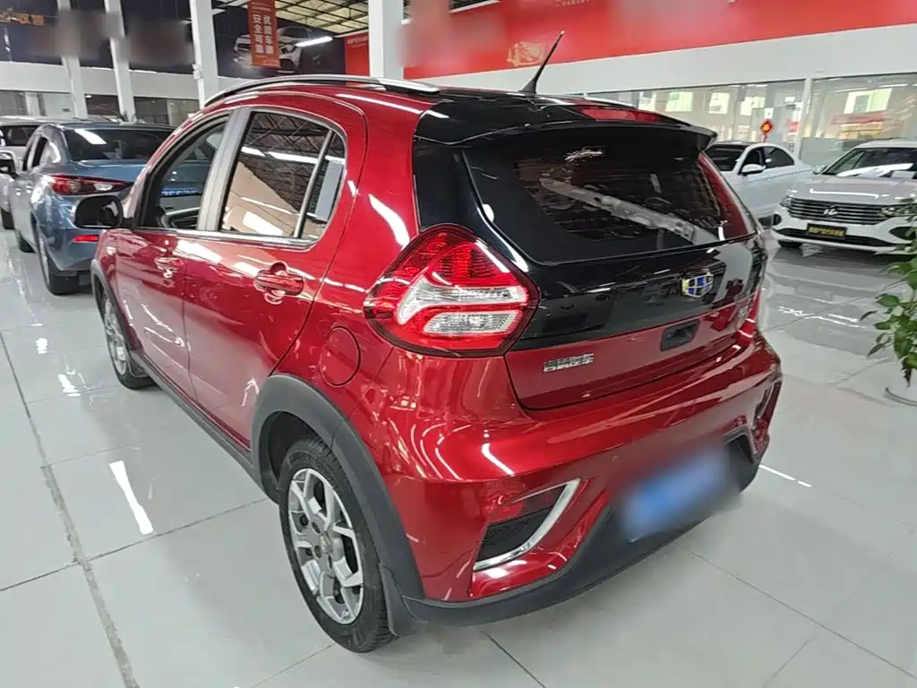 Geely Vision X1 — фото 5
