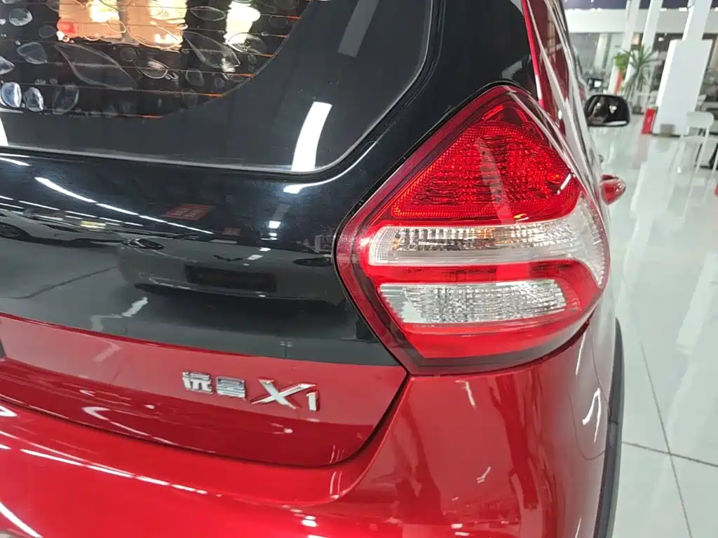 Geely Vision X1 — фото 8