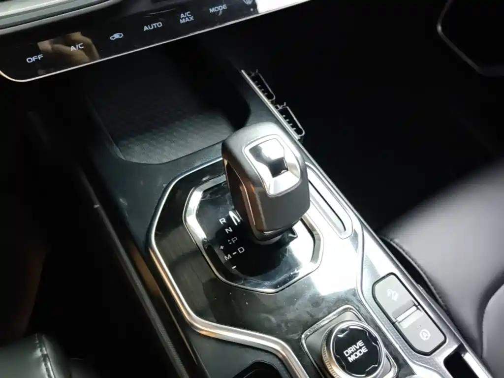 Geely Icon — фото 10