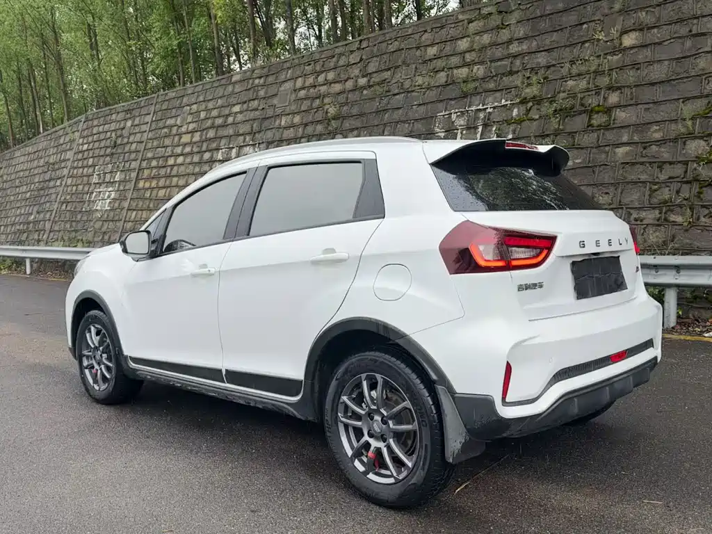 Geely Vision X3 — фото 7