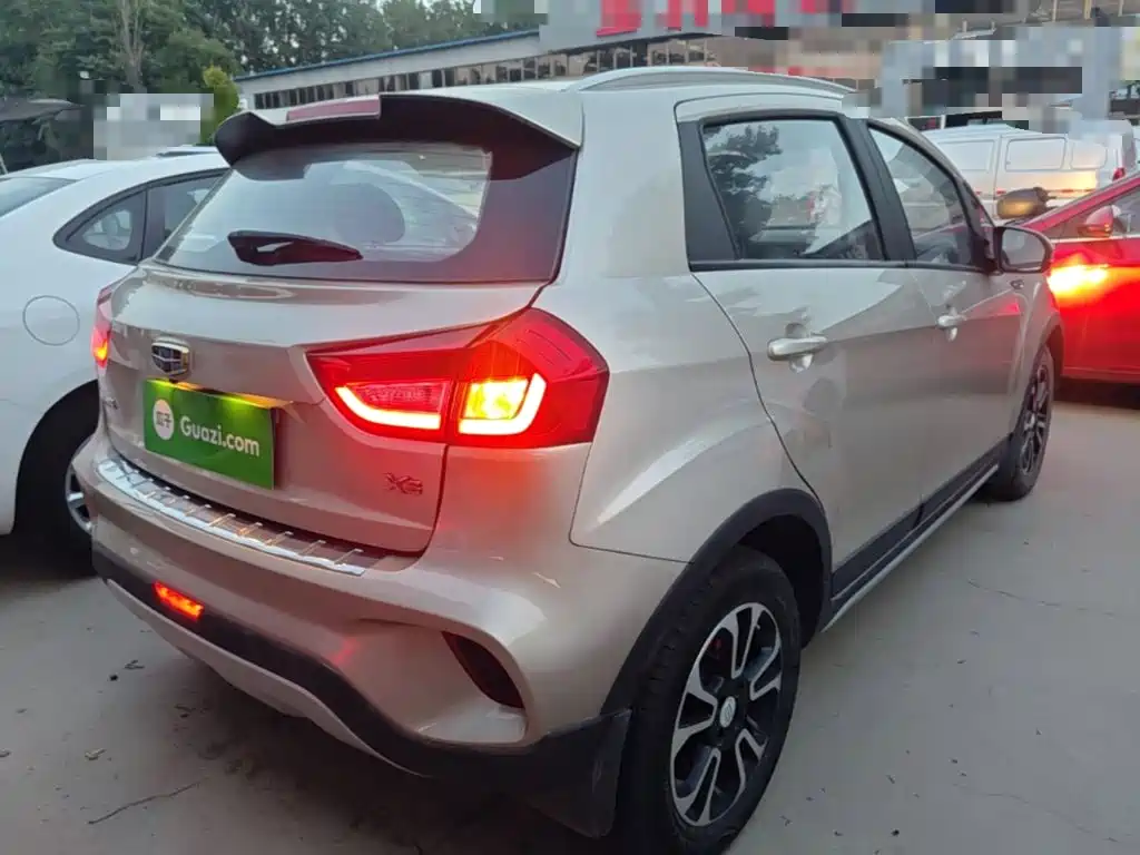Geely Vision X3 — фото 7