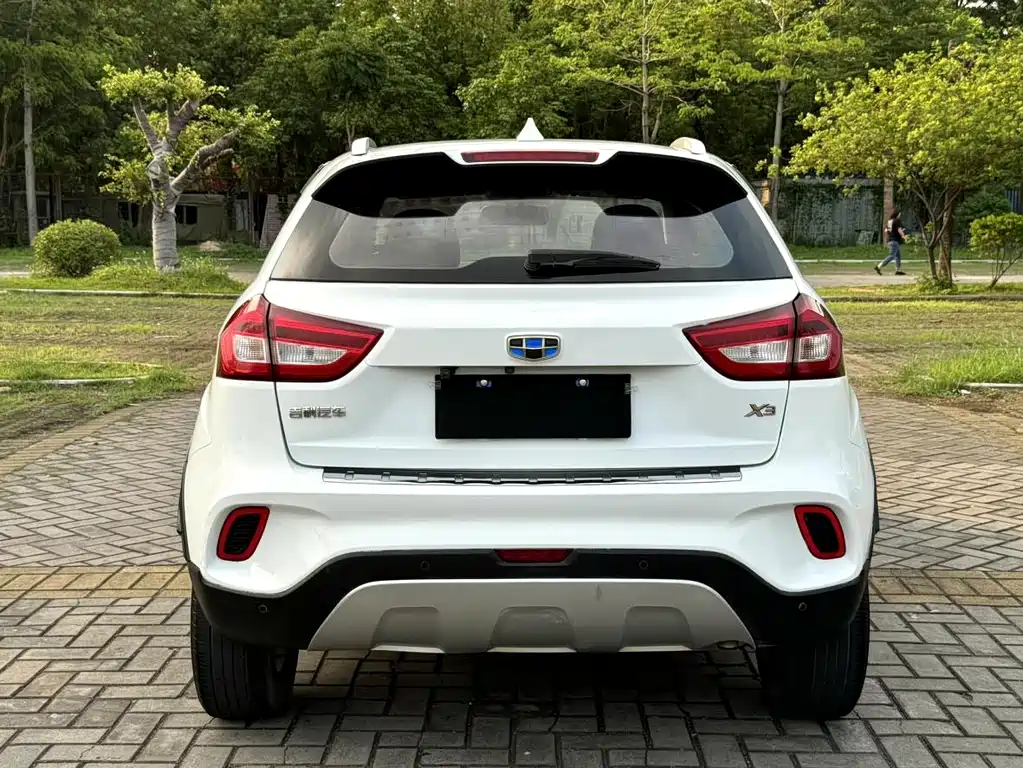 Geely Vision X3 — фото 13