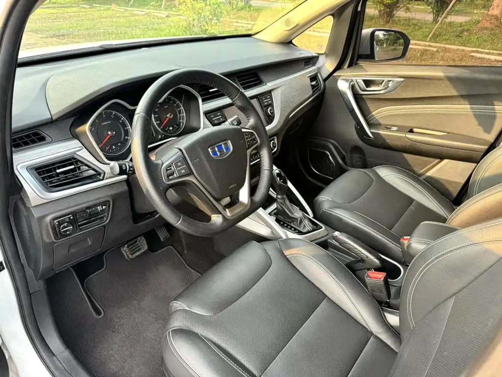 Geely Vision X3 — фото 4