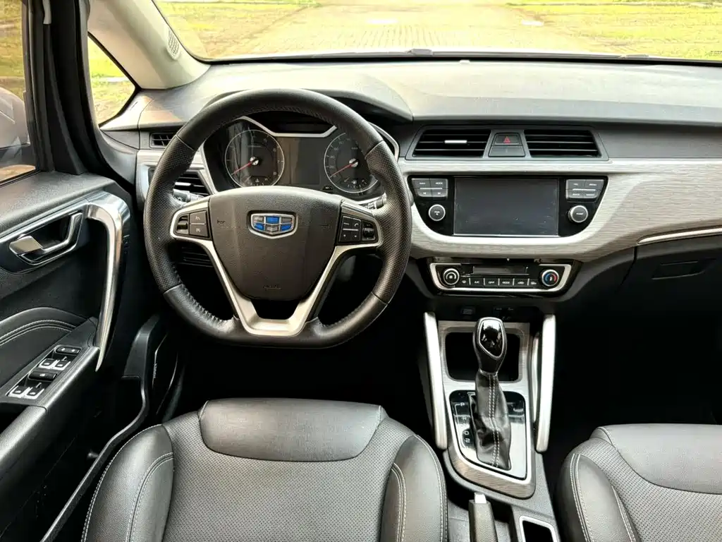 Geely Vision X3 — фото 5