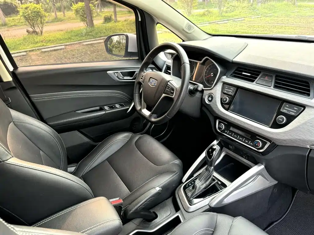 Geely Vision X3 — фото 7