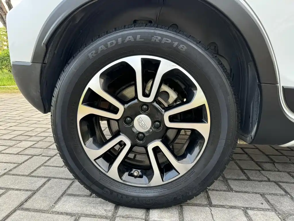 Geely Vision X3 — фото 9