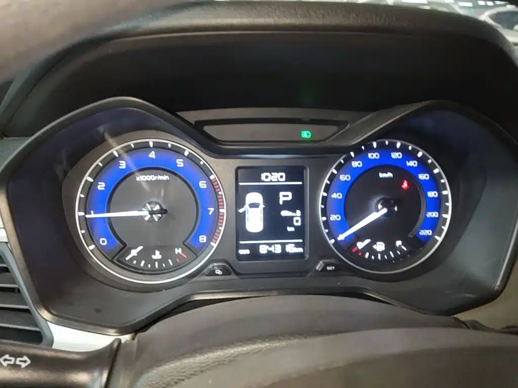 Geely Vision X3 — фото 9