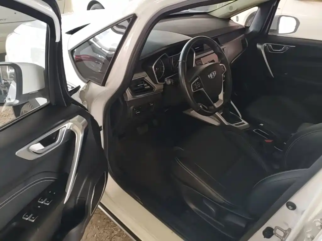 Geely Vision X3 — фото 16