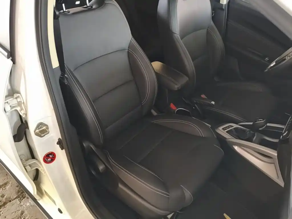 Geely Vision X3 — фото 25