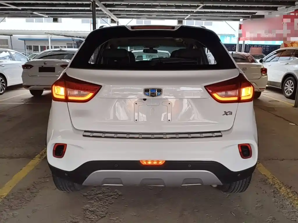 Geely Vision X3 — фото 6
