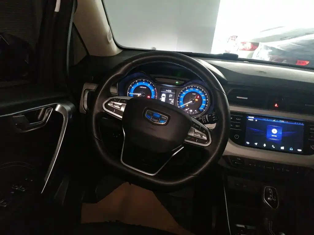 Geely Vision X3 — фото 11