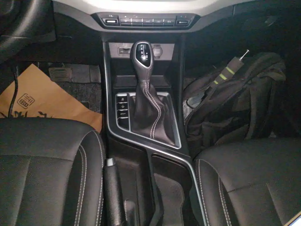 Geely Vision X3 — фото 14