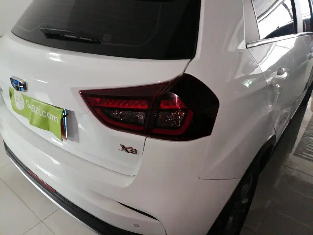 Geely Vision X3 — фото 8